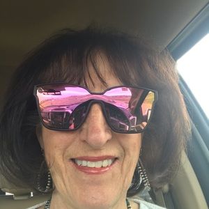 Meet your Posher, Marilyn